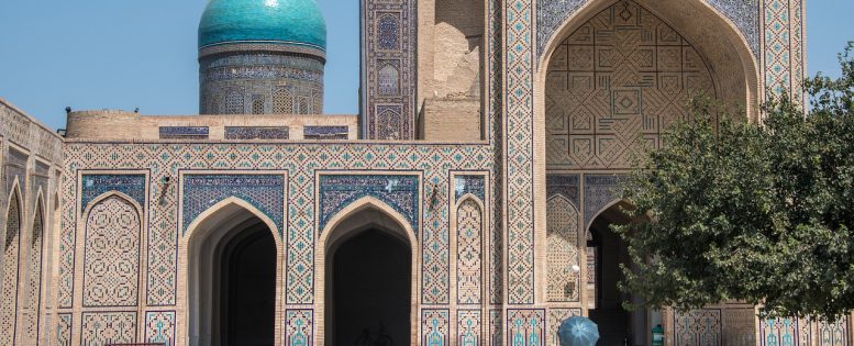 В Узбекистан на майские праздники 18 000 рублей