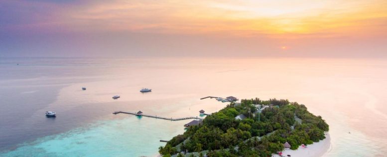 Архив. 4* отель на Мальдивах в новогодние даты 8 300 рублей