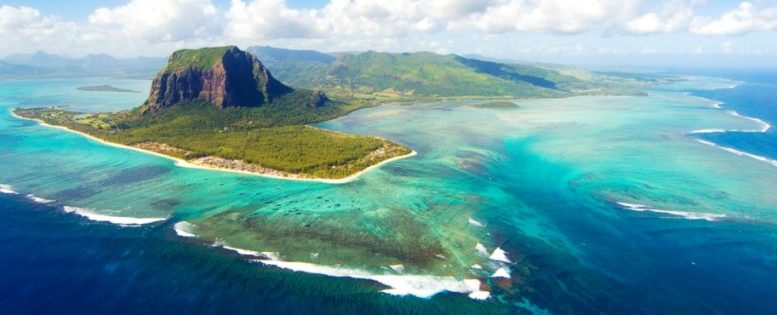 Новогодние каникулы на Маврикии: 51 100 рублей туда-обратно