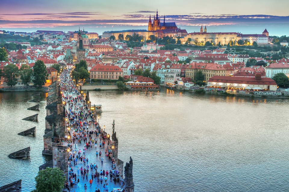 Горящий тур: в Прагу на майские 15 900 рублей