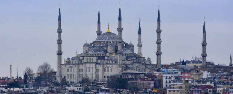 Архив. Прямые рейсы в Стамбул 6 200 рублей