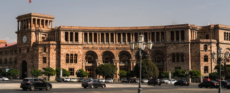 Из Москвы в Ереван Аэрофлотом