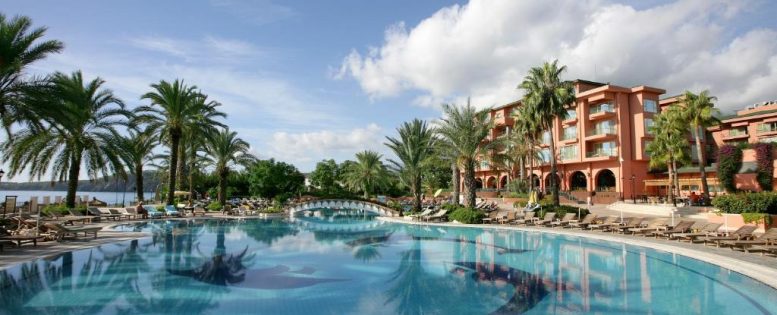 Из Петербурга в Турцию на майские праздники